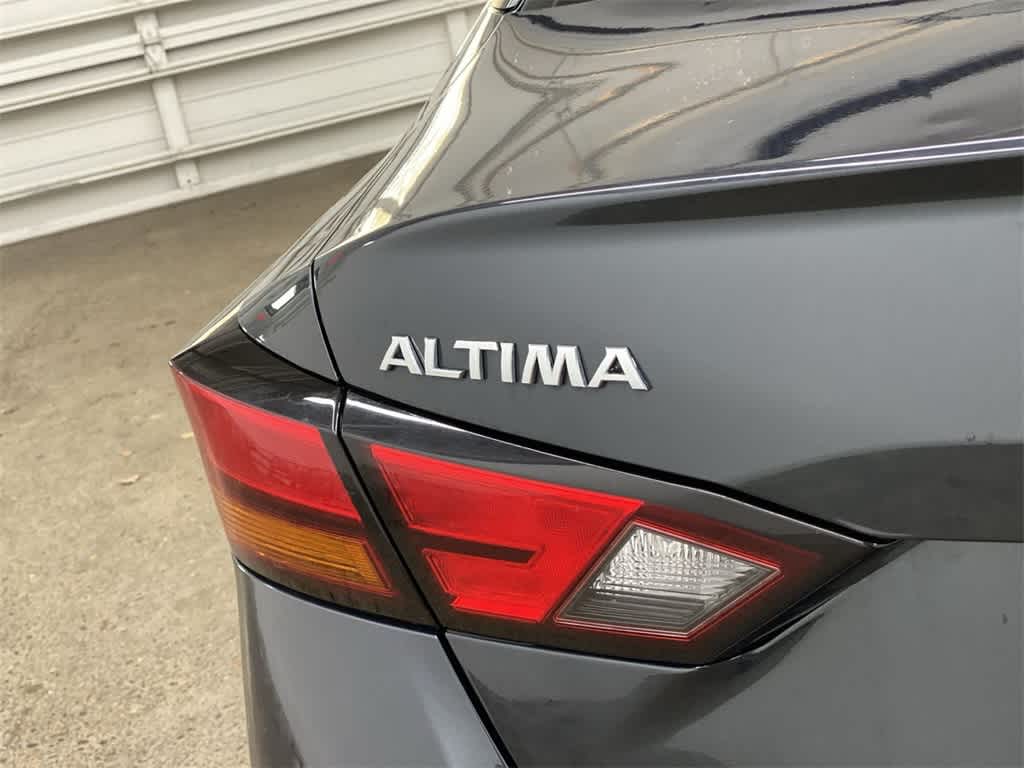 2022 Nissan Altima SV 10