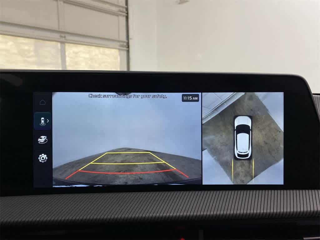 Thumbnail: 2022 Kia EV6 - 27