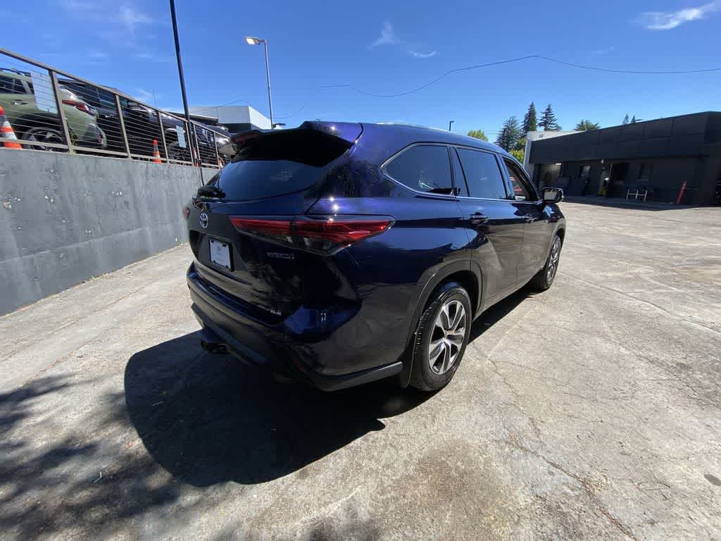 Thumbnail: 2021 Toyota Highlander - 6
