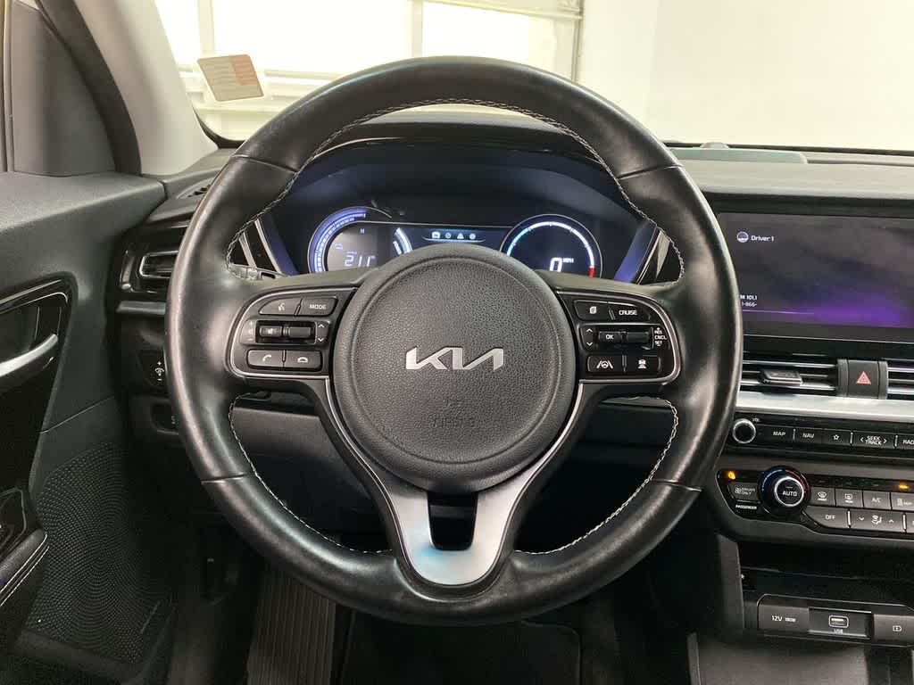 Thumbnail: 2022 Kia Niro - 21
