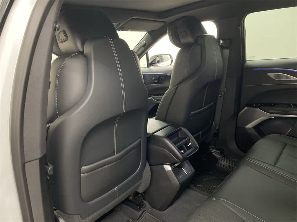 Thumbnail: 2024 Cadillac Lyriq - 17