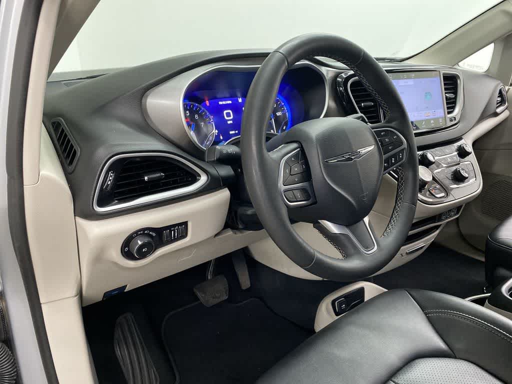 Thumbnail: 2024 Chrysler Pacifica - 2