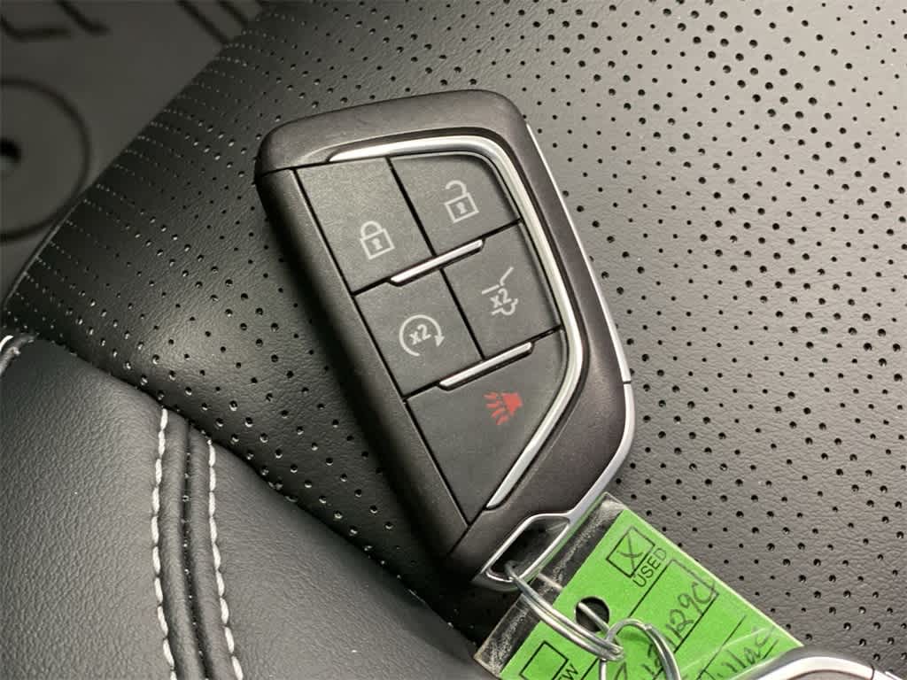 Thumbnail: 2024 Cadillac Lyriq - 30