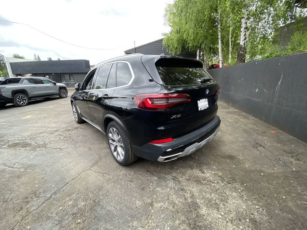 Thumbnail: 2021 BMW X5 - 4