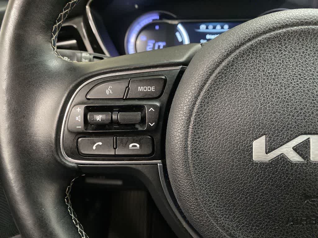 Thumbnail: 2022 Kia Niro - 22