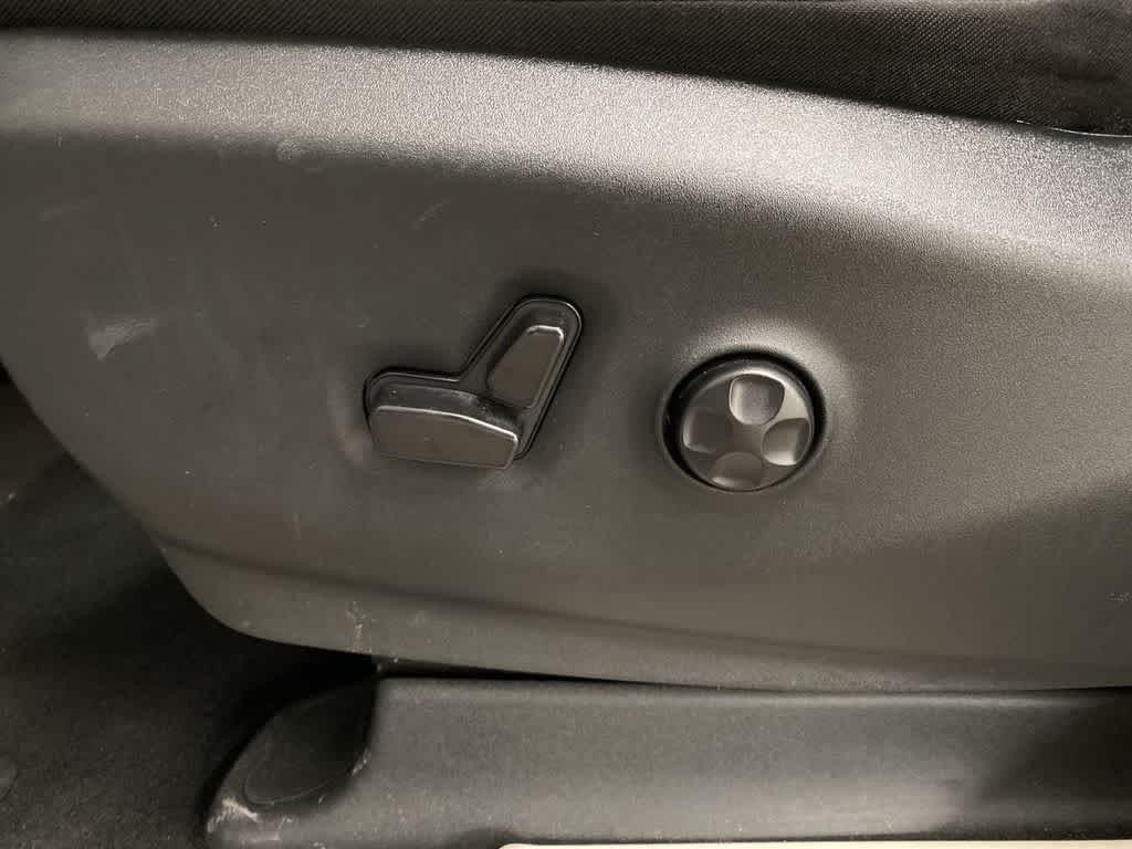 Thumbnail: 2024 Chrysler Pacifica - 14