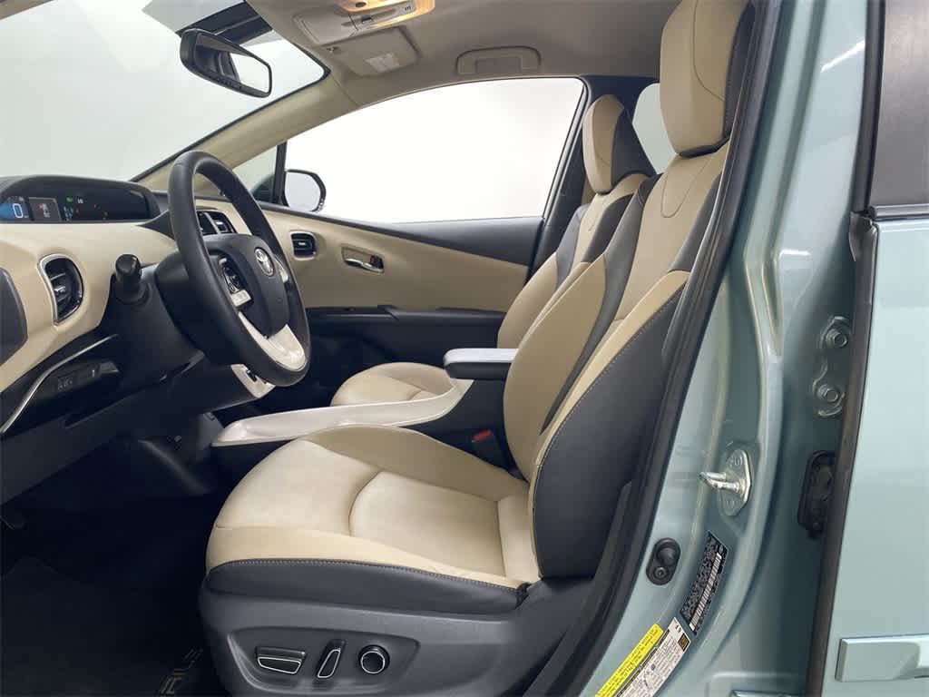 Thumbnail: 2016 Toyota Prius - 15