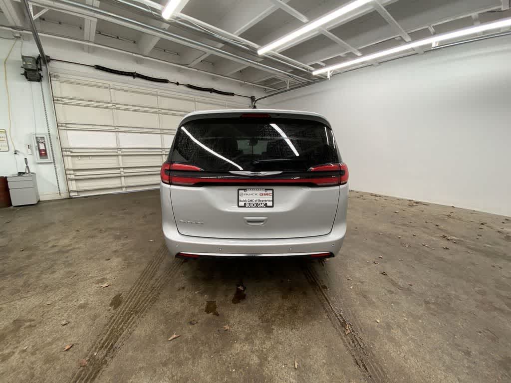 Thumbnail: 2024 Chrysler Pacifica - 5