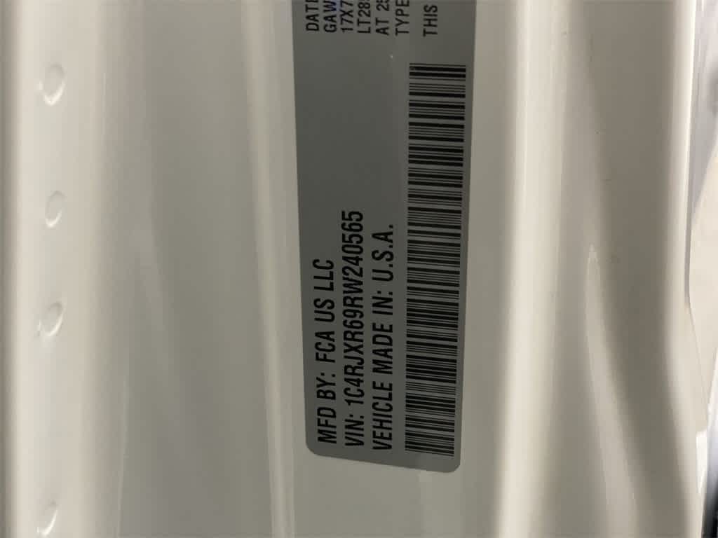 Thumbnail: 2024 Jeep Wrangler - 31