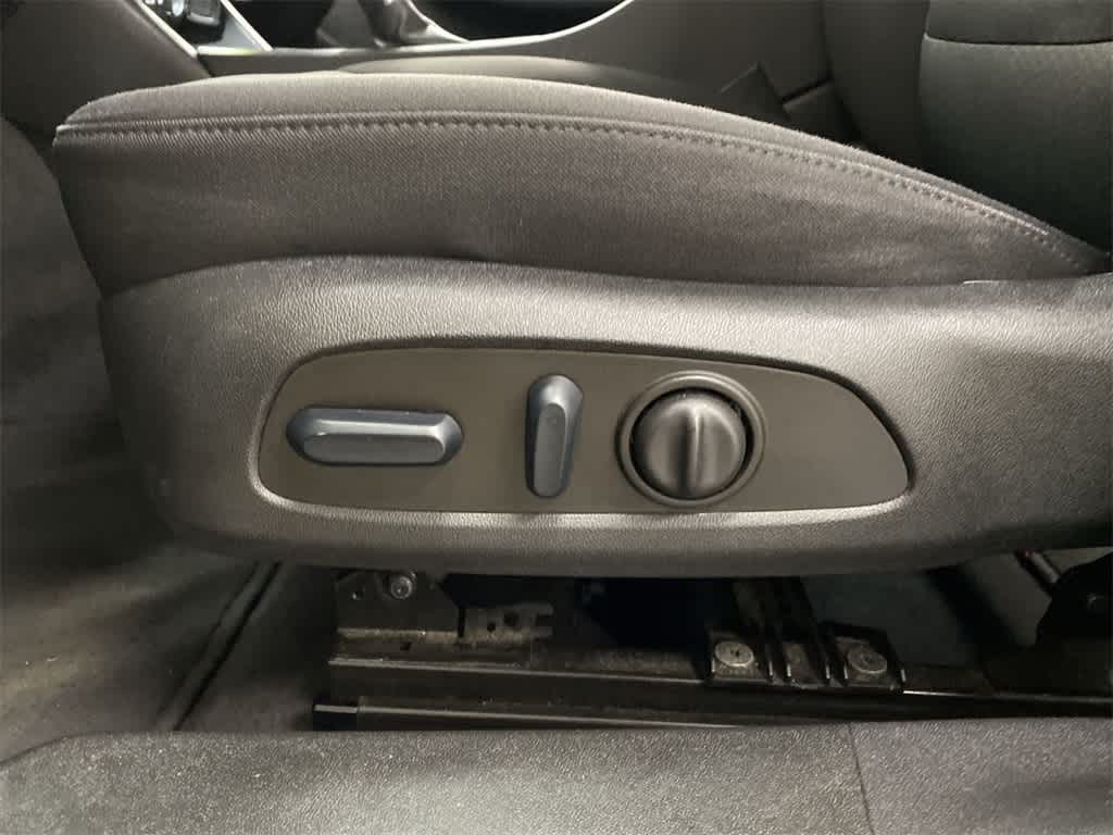 Thumbnail: 2023 Chevrolet Malibu - 14