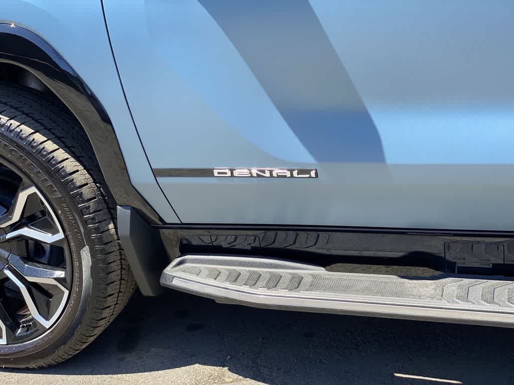 Thumbnail: 2025 GMC Sierra EV - 10