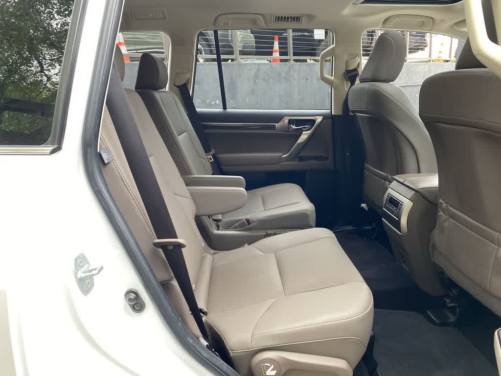 Thumbnail: 2020 Lexus GX - 18