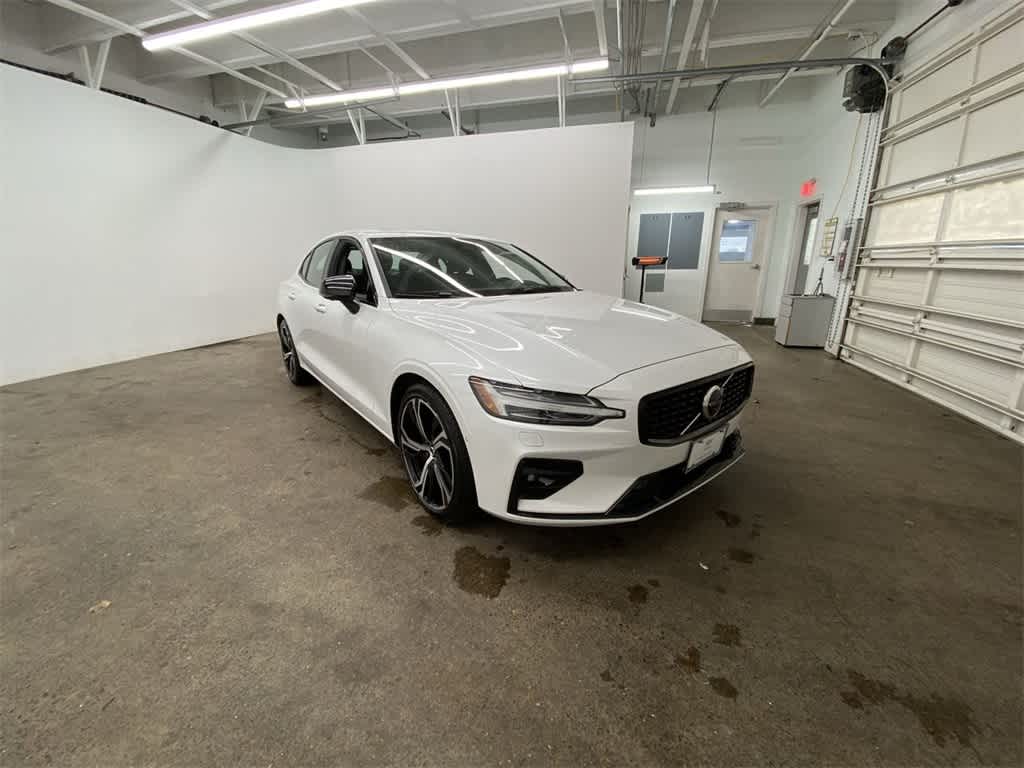 Thumbnail: 2024 Volvo S60 - 8