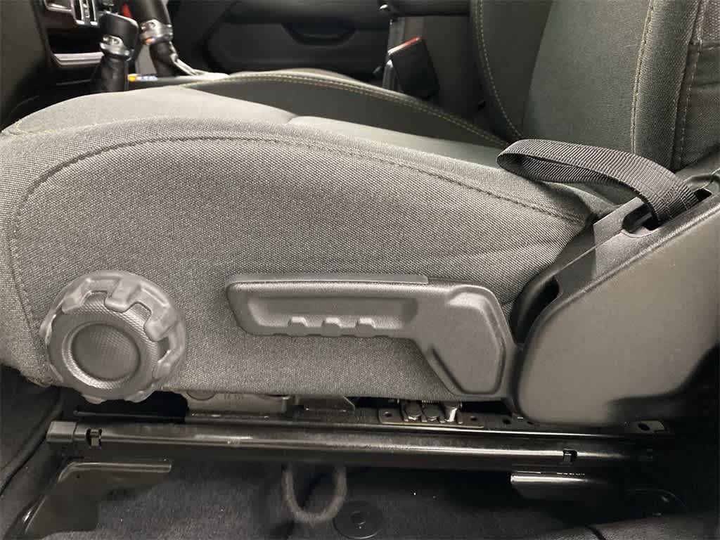 Thumbnail: 2025 Jeep Wrangler - 14