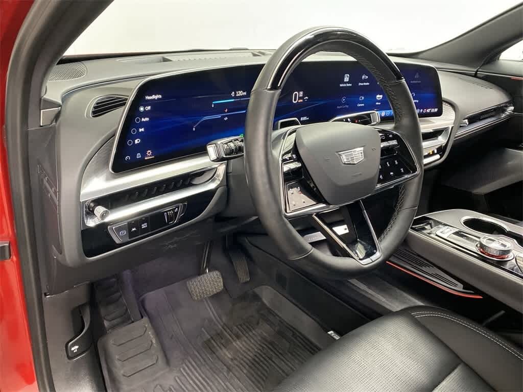 Used 2025 CADILLAC LYRIQ Luxury w/1SE SUV