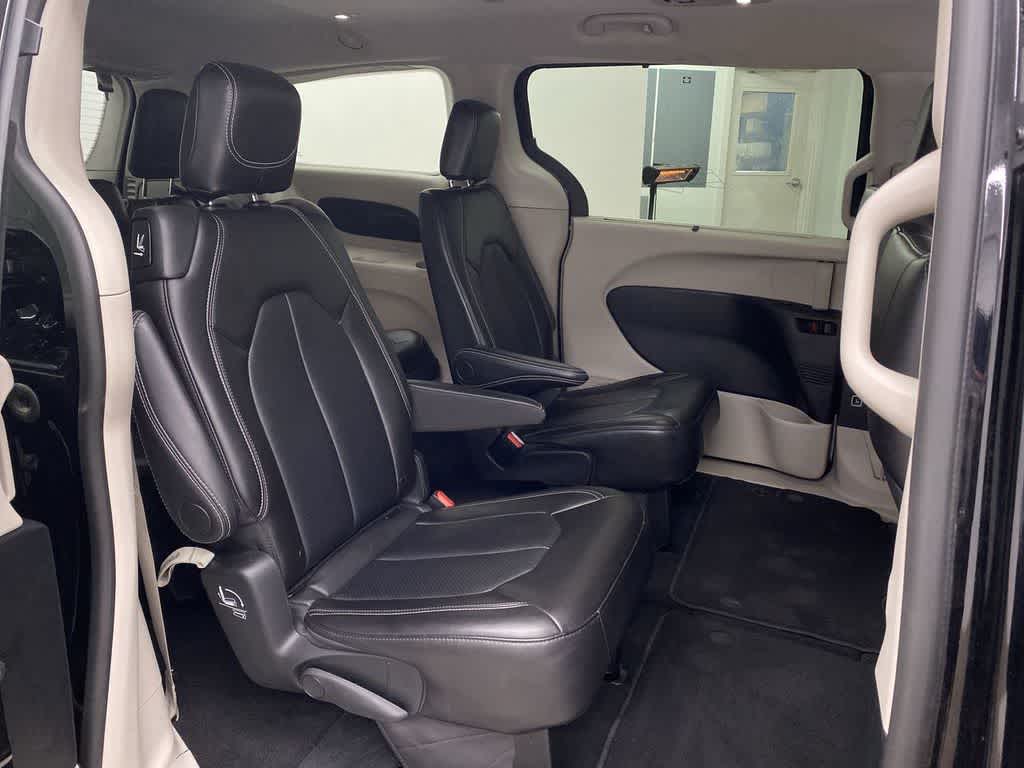 Thumbnail: 2024 Chrysler Pacifica - 17