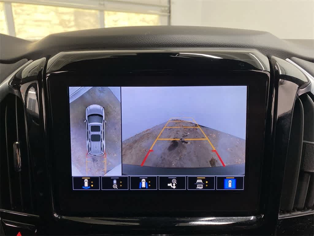 Thumbnail: 2024 Chevrolet Traverse - 25