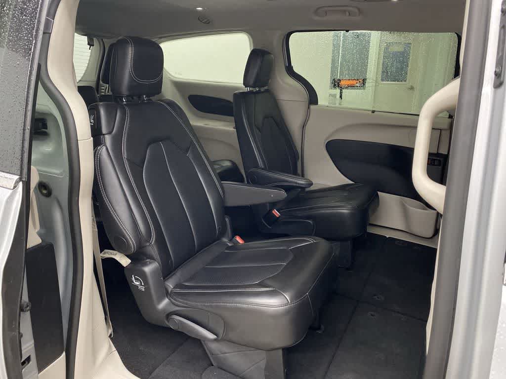 Thumbnail: 2024 Chrysler Pacifica - 17