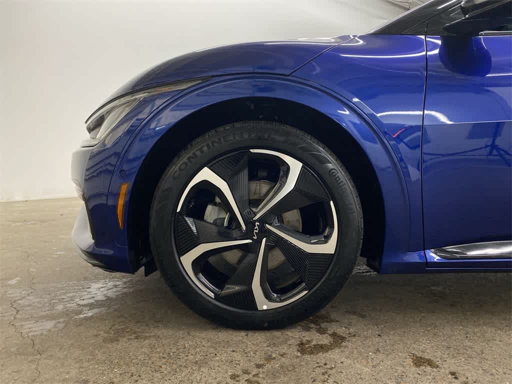 Thumbnail: 2022 Kia EV6 - 12