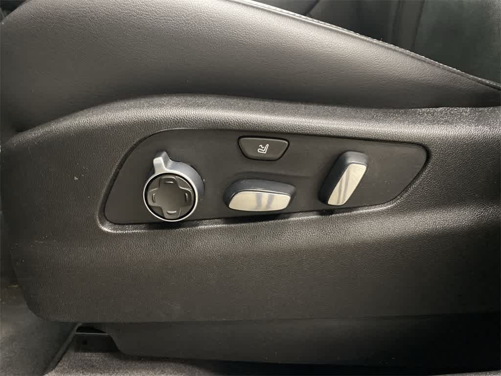 2019 Cadillac XT4 Premium Luxury 16