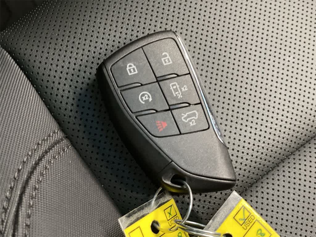 Thumbnail: 2025 GMC Hummer EV - 31