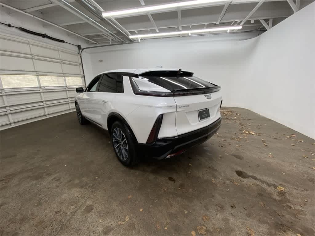 Thumbnail: 2024 Cadillac Lyriq - 4