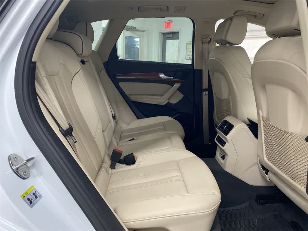 Thumbnail: 2022 Audi Q5 - 18