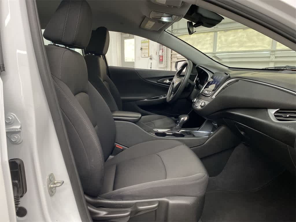 Thumbnail: 2023 Chevrolet Malibu - 20