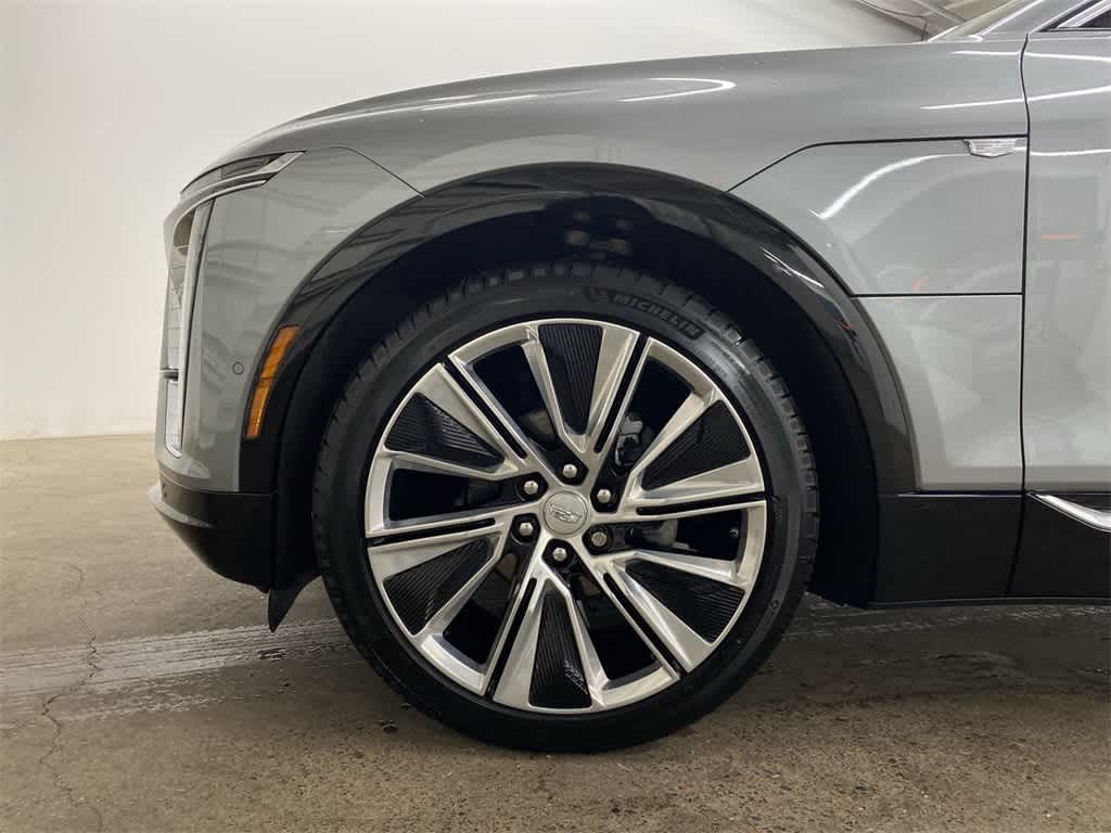 Thumbnail: 2024 Cadillac Lyriq - 12