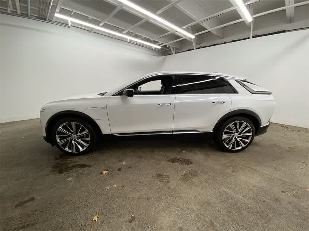 Thumbnail: 2025 Cadillac Lyriq - 3