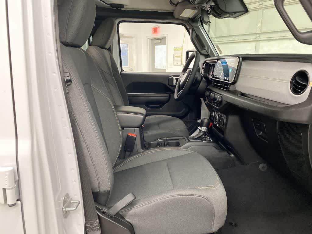 Thumbnail: 2025 Jeep Wrangler - 18