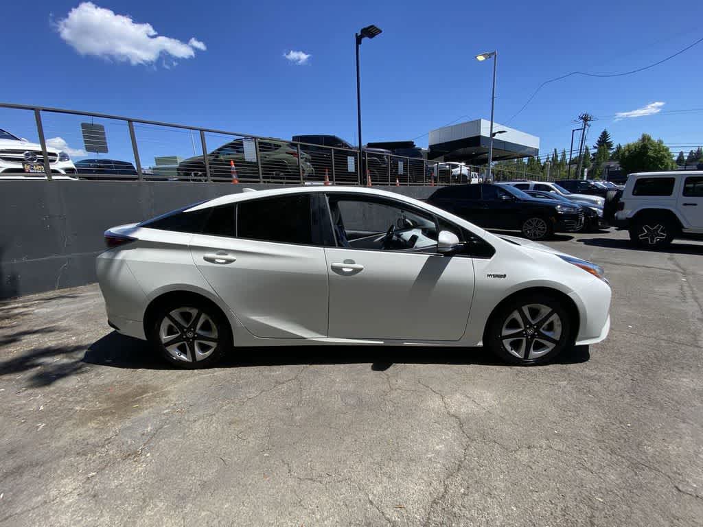 Thumbnail: 2016 Toyota Prius - 7