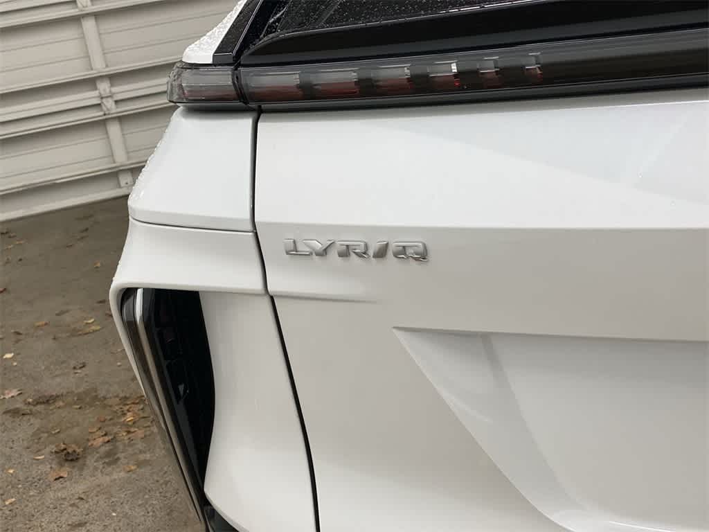 Thumbnail: 2024 Cadillac Lyriq - 10