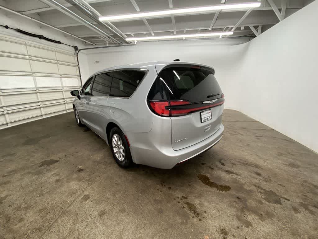 Thumbnail: 2024 Chrysler Pacifica - 4