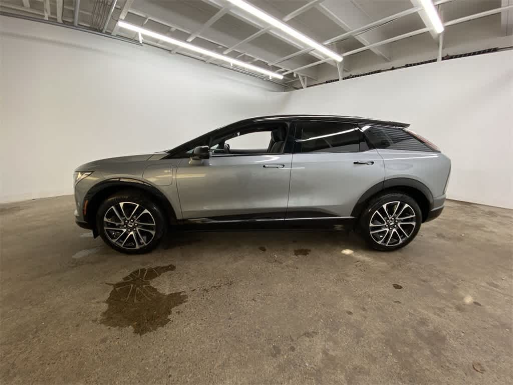 Thumbnail: 2025 Cadillac Optiq - 3