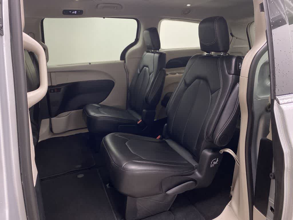 Thumbnail: 2024 Chrysler Pacifica - 16