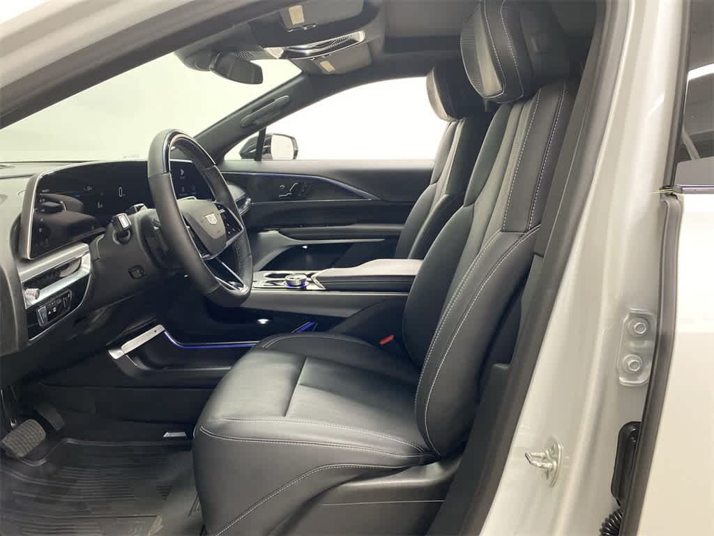 Thumbnail: 2024 Cadillac Lyriq - 15