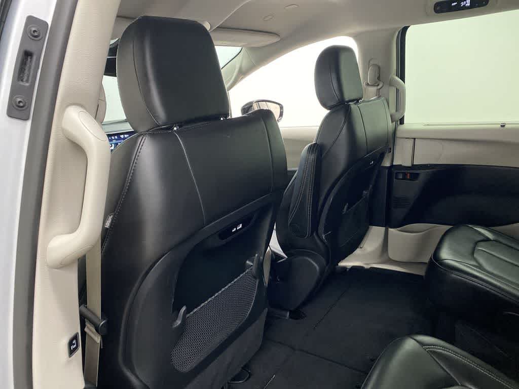 Thumbnail: 2024 Chrysler Pacifica - 15