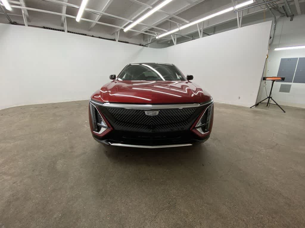 Thumbnail: 2024 Cadillac Lyriq - 9