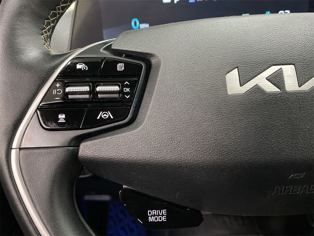 Thumbnail: 2022 Kia EV6 - 22