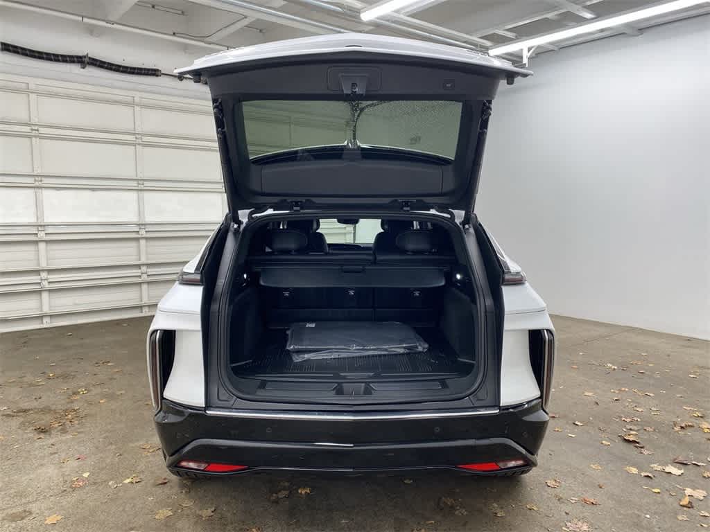 Thumbnail: 2024 Cadillac Lyriq - 29