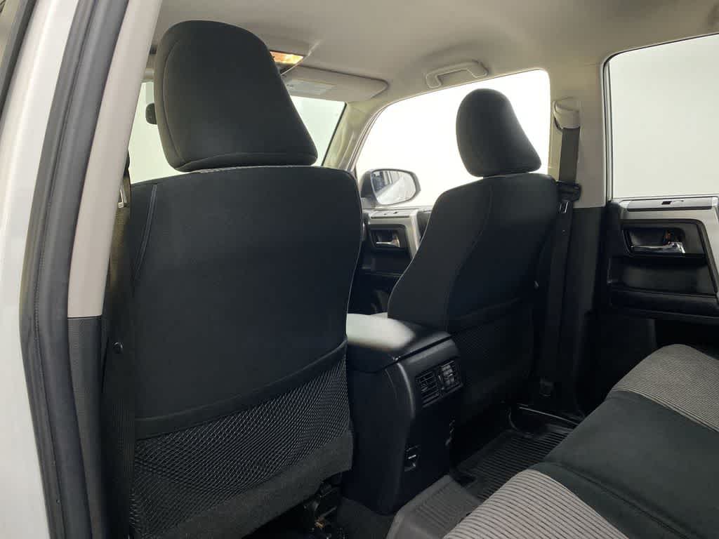 Thumbnail: 2019 Toyota 4Runner - 15