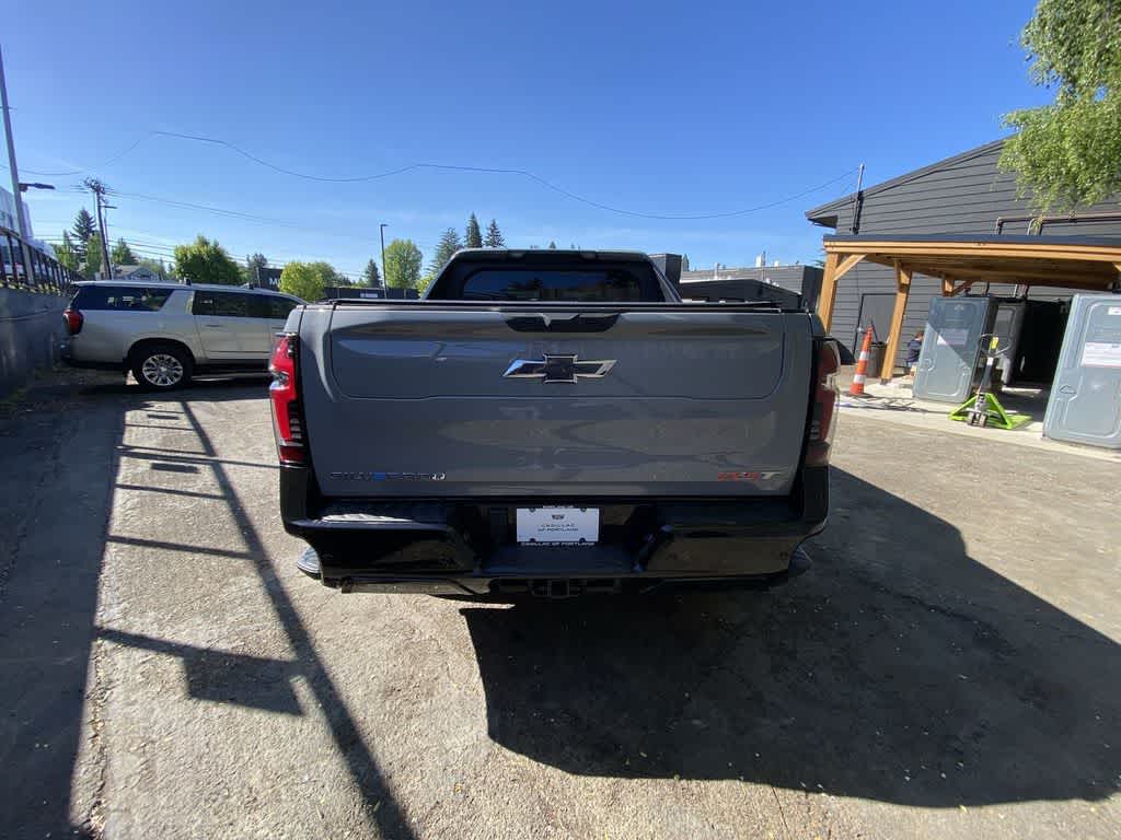 Thumbnail: 2025 Chevrolet Silverado EV - 5