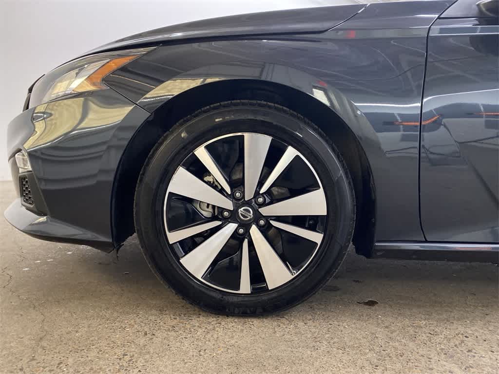 2022 Nissan Altima SV 12