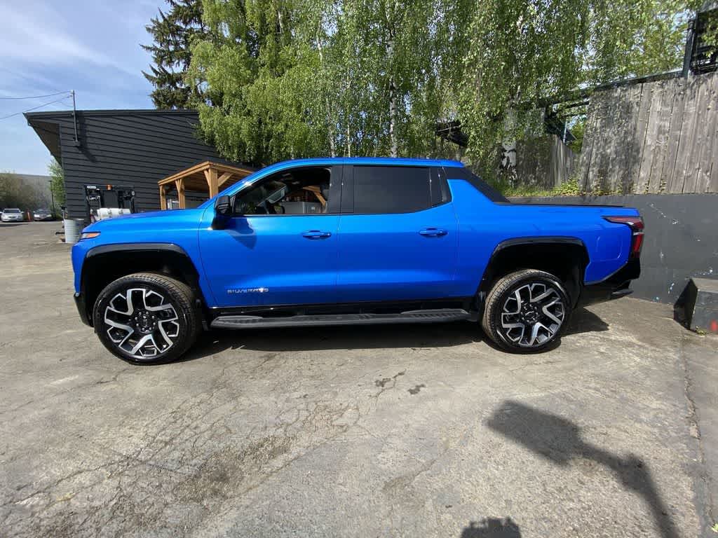 Thumbnail: 2025 Chevrolet Silverado EV - 3