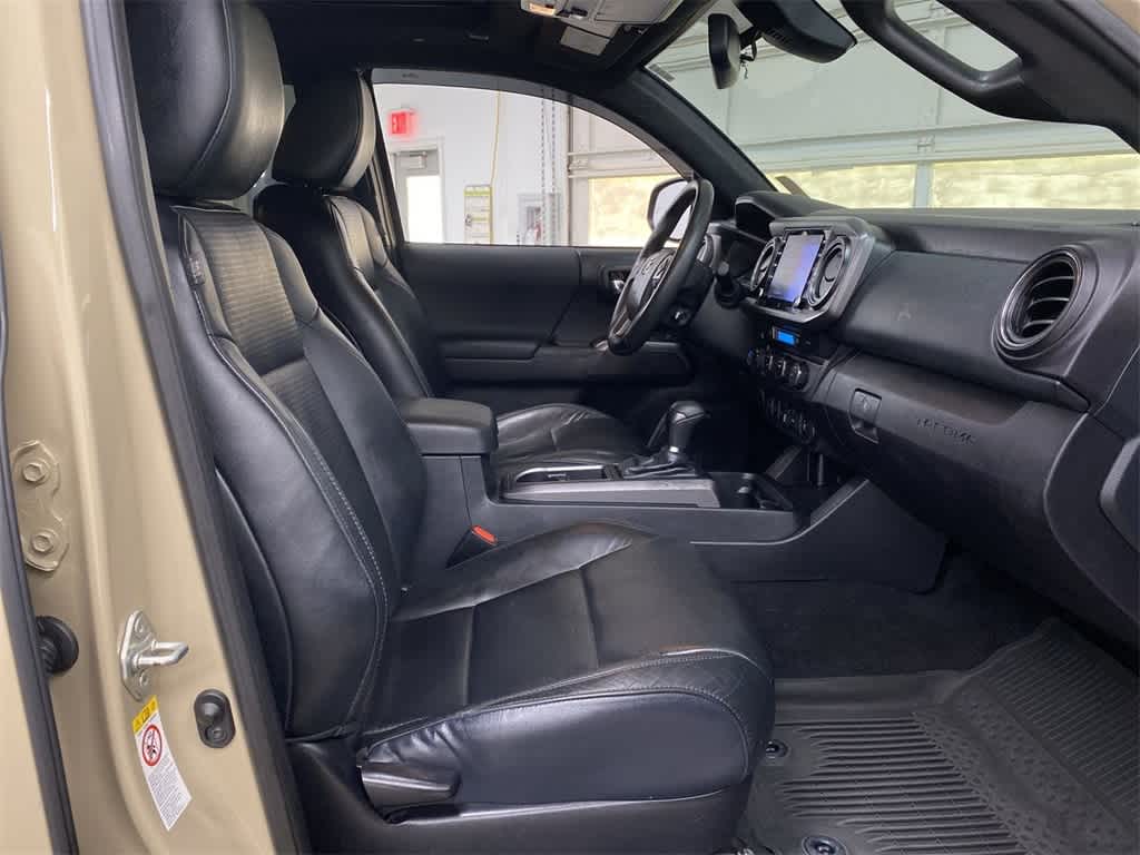 Thumbnail: 2020 Toyota Tacoma - 18