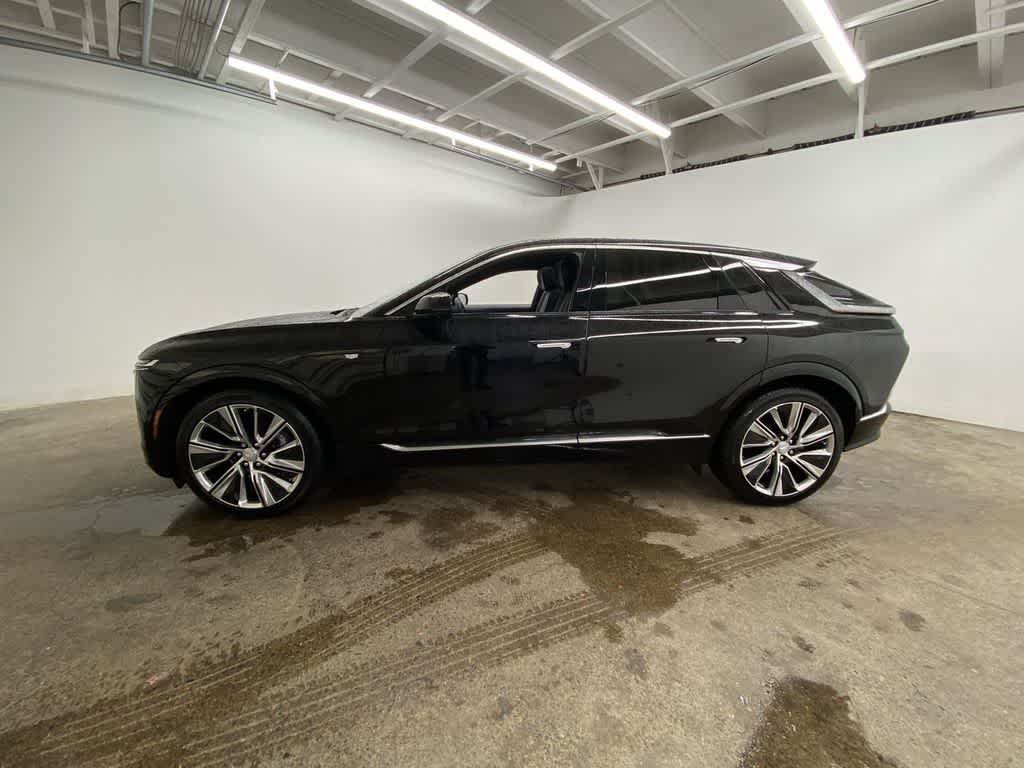 Thumbnail: 2024 Cadillac Lyriq - 3