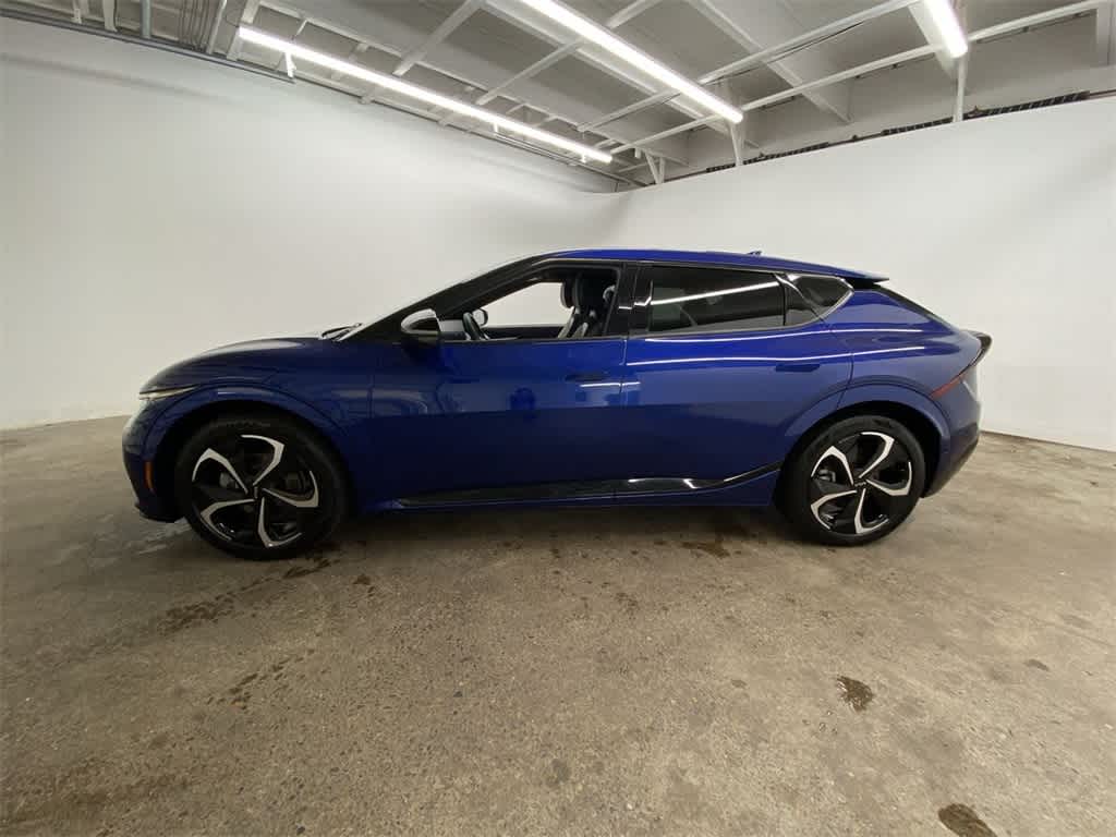 Thumbnail: 2022 Kia EV6 - 3