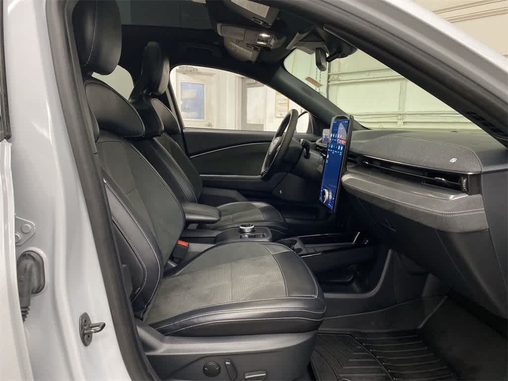 Thumbnail: 2022 Ford Mustang Mach-E - 19