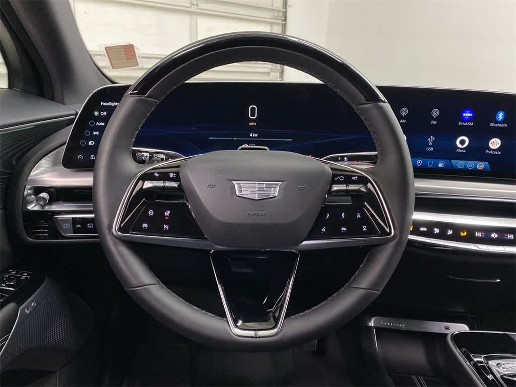 Thumbnail: 2024 Cadillac Lyriq - 21